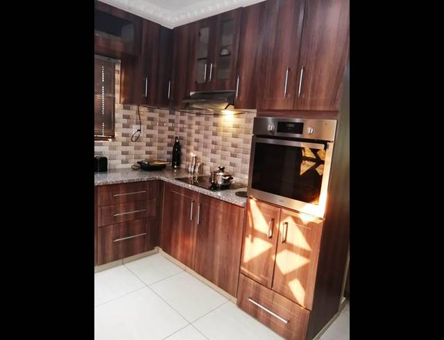 3 BEDROOM FREEHOLD SOLD IN MPOPHOMENI